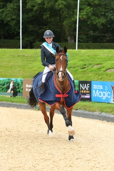 Sinead Cox wins the National 1.15m Members Cup Championship at the NAF Five Star British Showjumping National Championships
